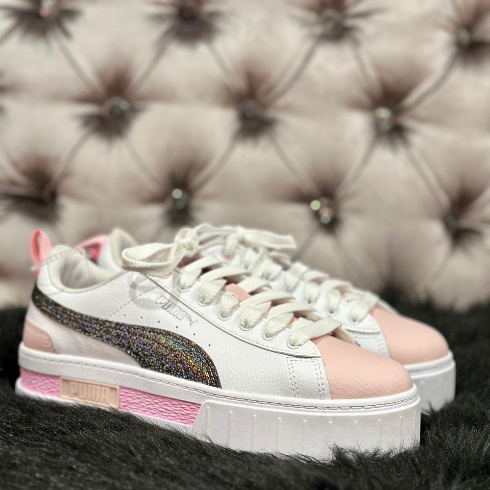 Pink & Black Women’s Size 8 Puma sneakers. Fit Girls Youth size 7 as well, NWT